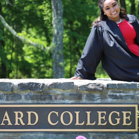 Meet your Posher, Madison - Picture 1 of 1